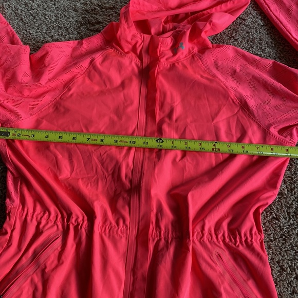 Under Armour running jacket - Picture 9 of 9